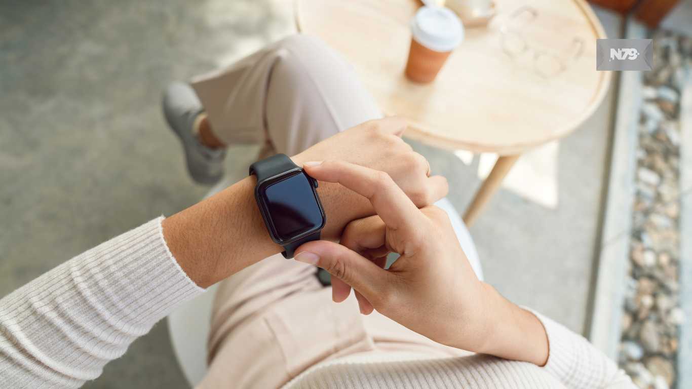 Advierte FDA sobre el uso de los smartwatches y anillos que buscan medir los niveles de azúcar en la sangre