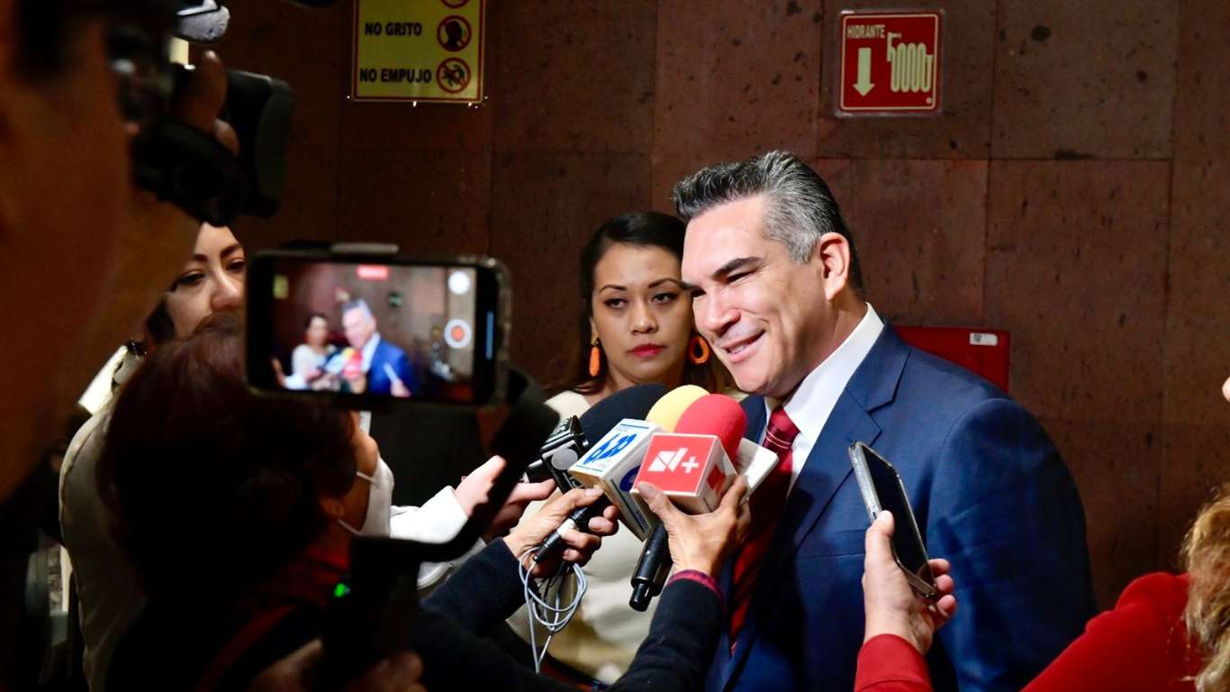 Alejandro Moreno, Presidente del PRI, Critica Política Exterior del Gobierno Mexicano