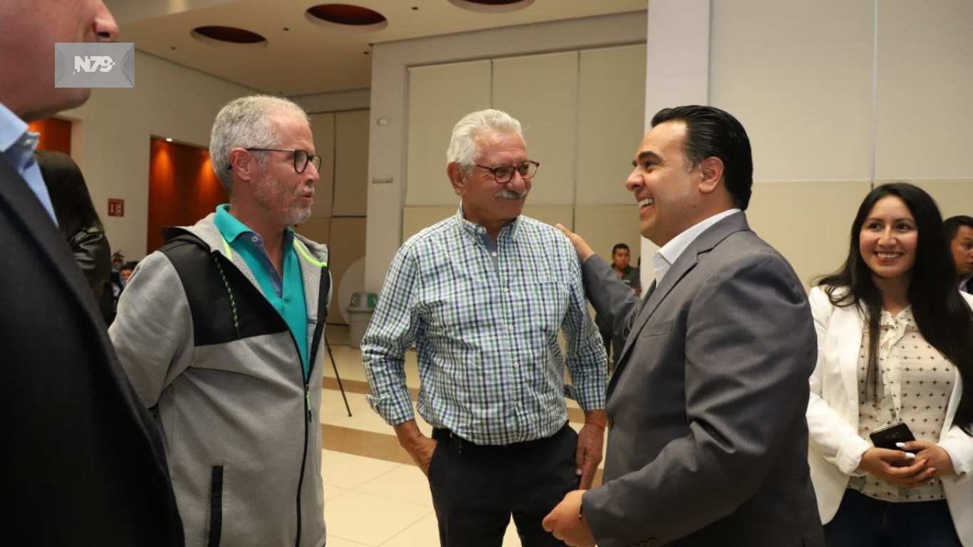 Atestigua Luis Nava firma el convenio entre Municipio de Querétaro y Colegio de Arquitectos