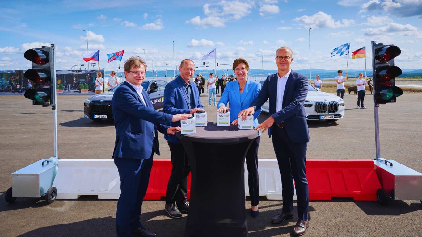 BMW Group se pone a la vanguardia con su nuevo centro de pruebas de coches inteligentes en Sokolov 🚗