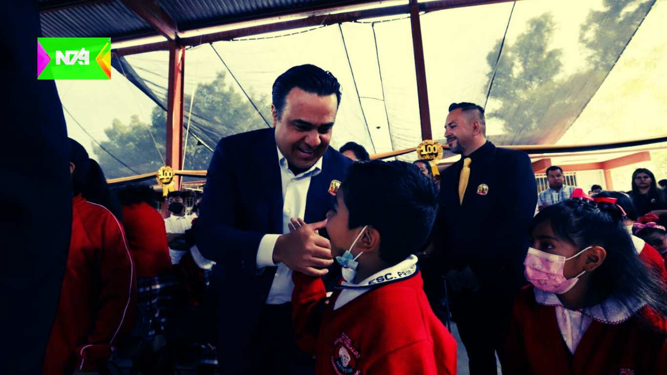 Celebración del centenario de la escuela primaria Miguel Hidalgo en Carrillo Puerto encabezada por Luis Nava