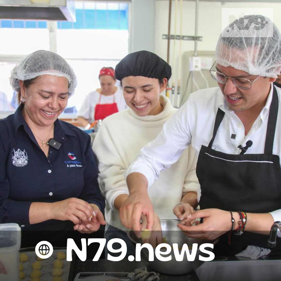 Chepe Guerrero convivió con alumnas del Taller de Galletería de la Secretaría de la Mujer