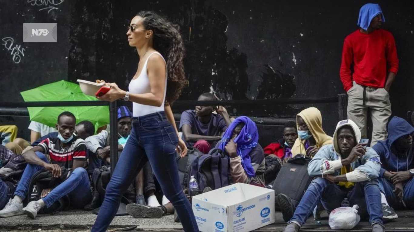 Ciudad de NY planea alojar a migrantes en una isla del río Este