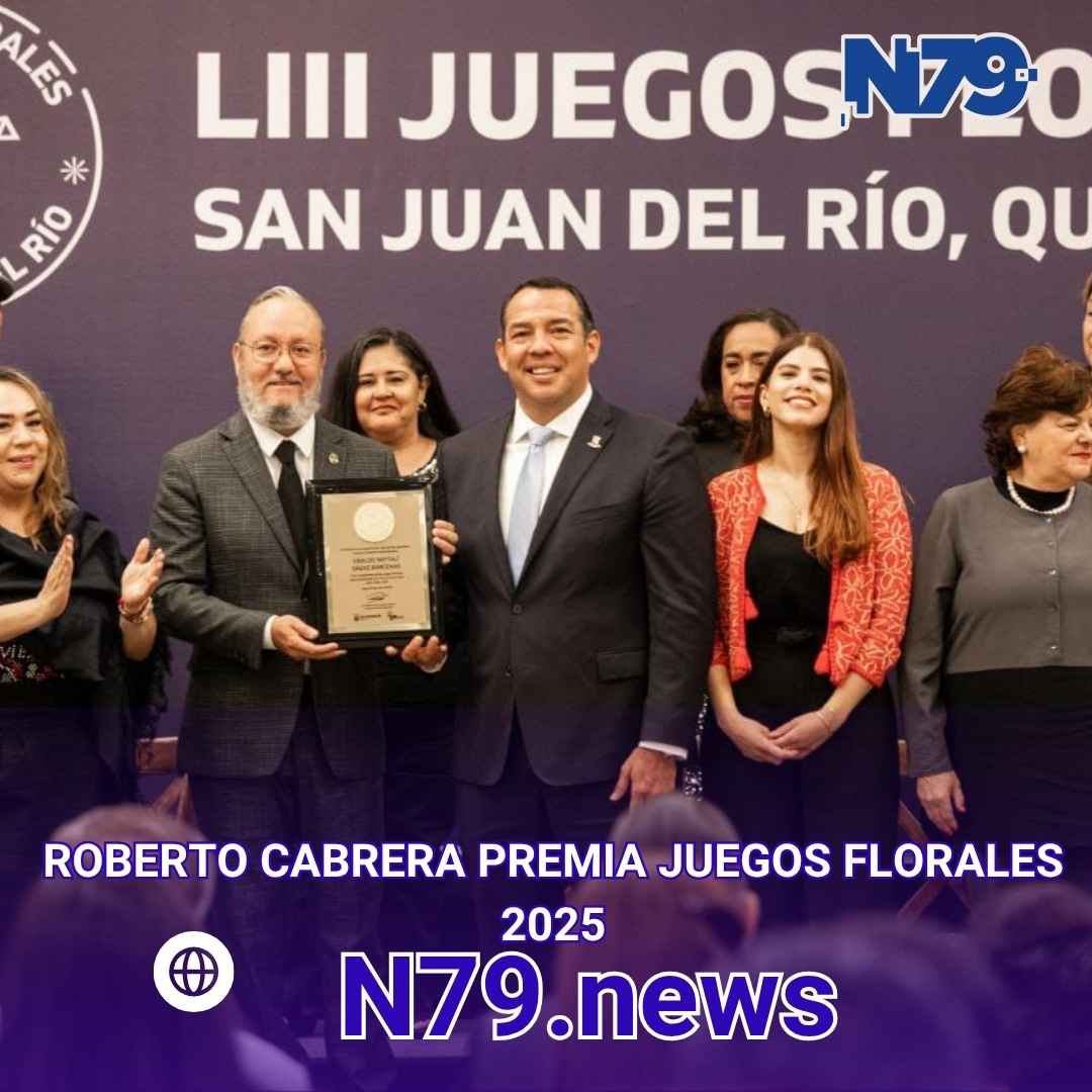 Roberto Cabrera premia