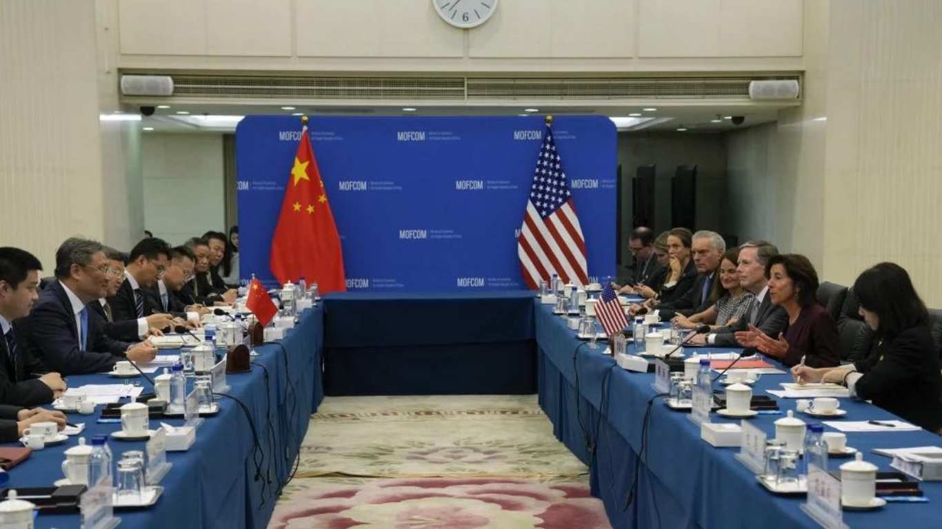 EEUU y China buscan mejorar sus lazos comerciales, pero sin ceder en sus diferencias