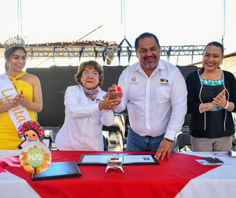 Emisión Histórica: Amealco de Bonfil Celebra con Estampilla Postal en el 11º Festival Nacional de Muñecas Artesanales