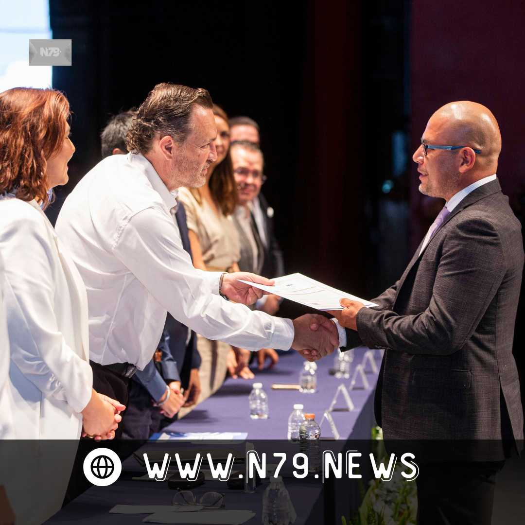 Encabeza Mauricio Kuri graduación de bachillerato para adultos del programa Contigo