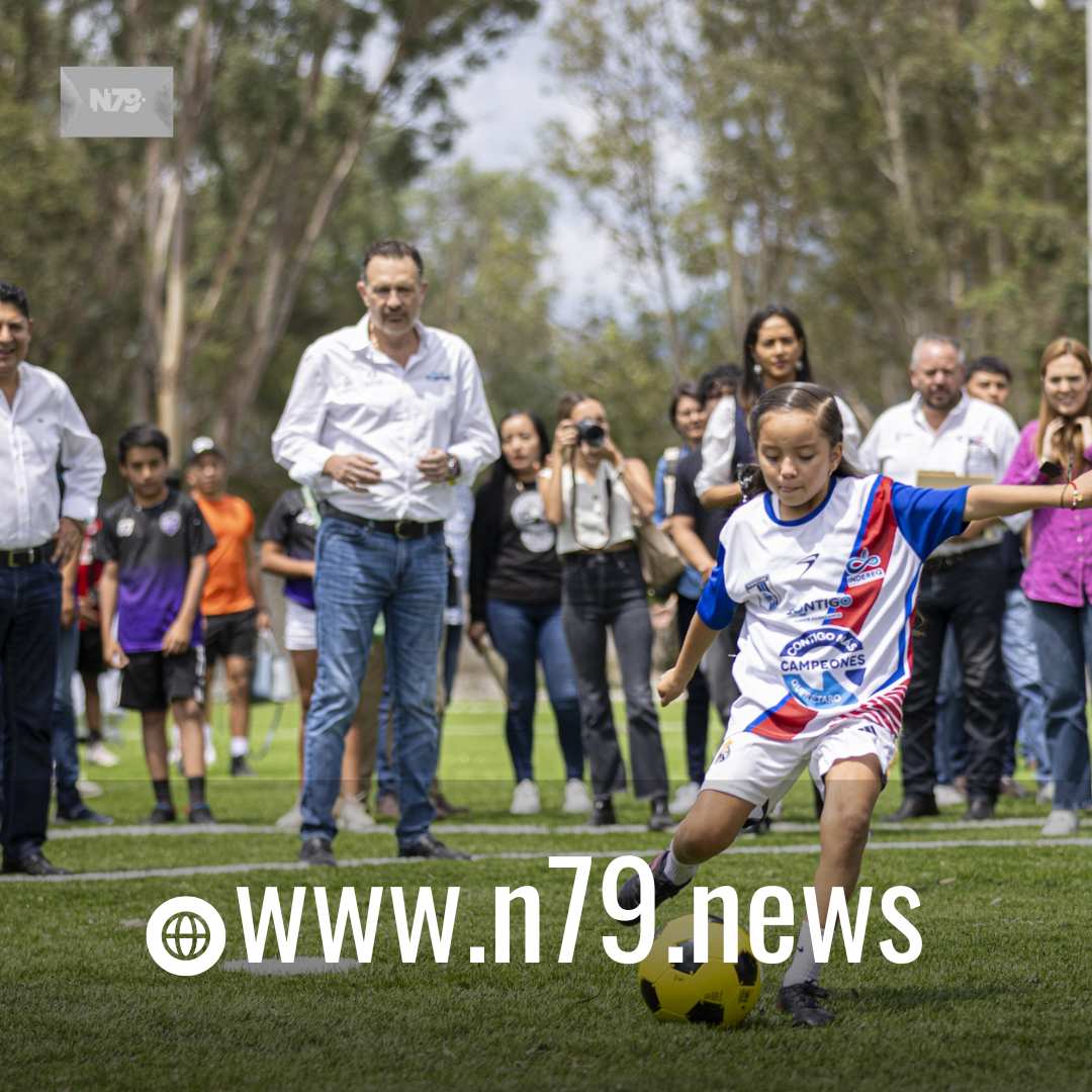 Entrega Mauricio Kuri rehabilitación de cancha de fútbol en Cadereyta