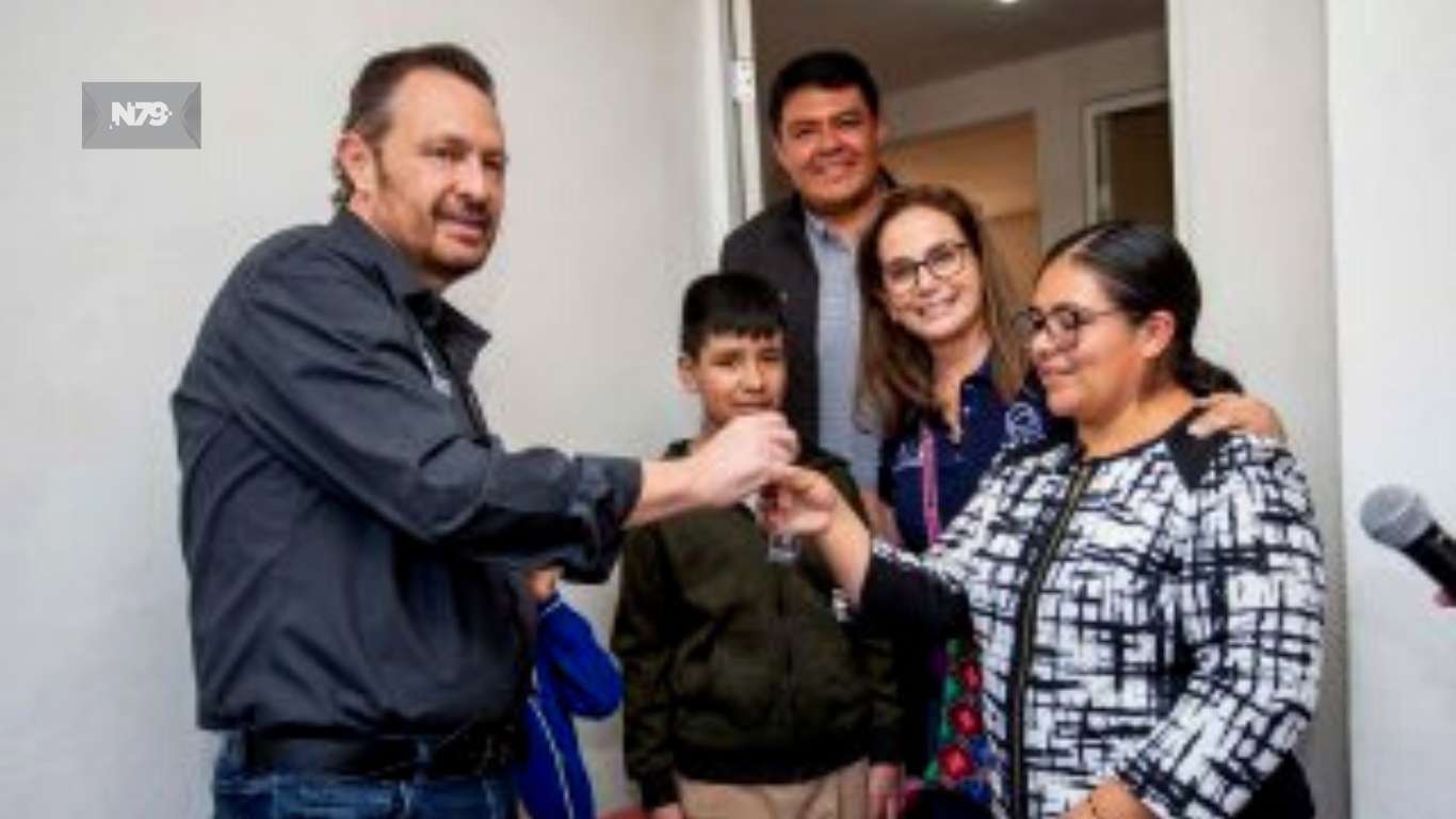 Entrega Mauricio Kuri viviendas del programa Contigo Todos Avanzamos