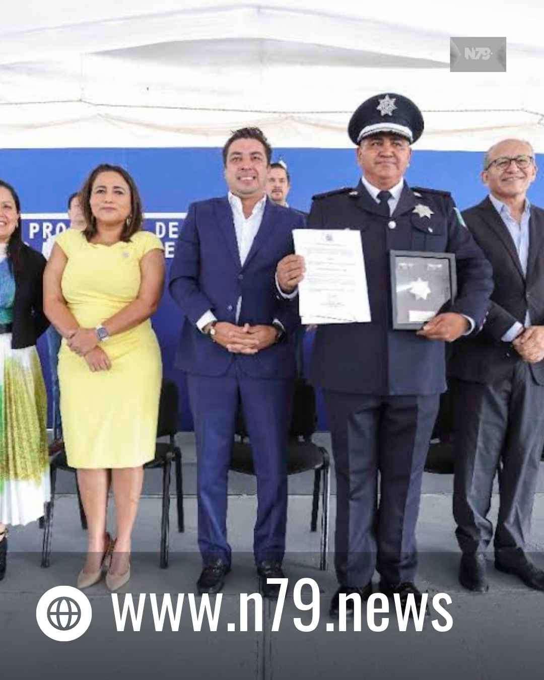 Entregan uniformes y grados a policías Corregidora