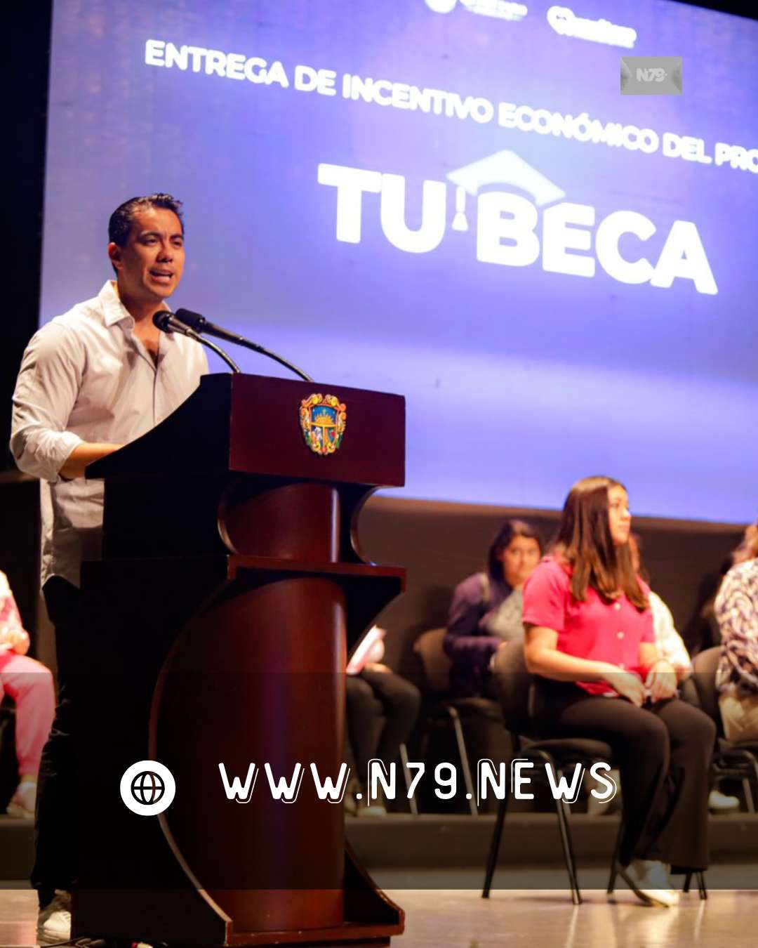 Felifer Macías “La Educación es la Llave del Progreso para Querétaro”