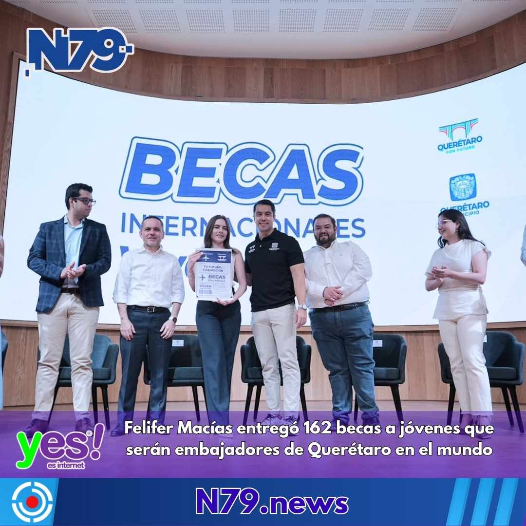 Felifer Macías entregó 162 becas a jóvenes que serán embajadores de Querétaro en el mundo