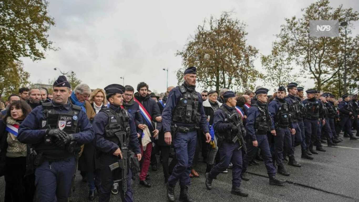 Franceses marchan contra el antisemitismo