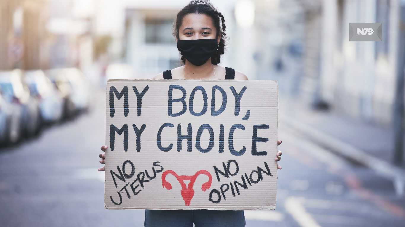 Francia establece aborto como derecho constitucional