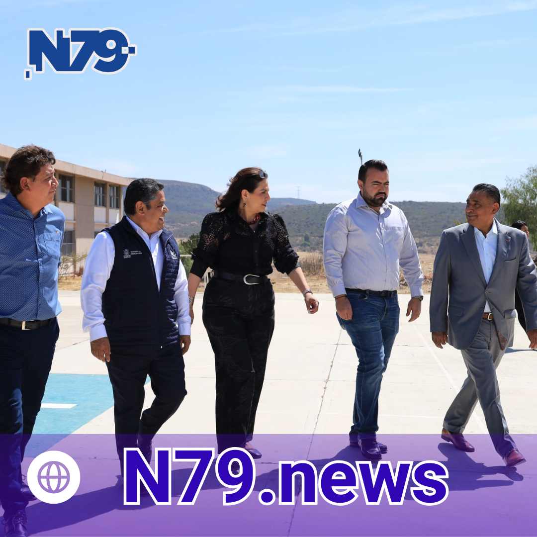 Gaspar Trueba entregó la rehabilitación de la explanada del CECyTEC