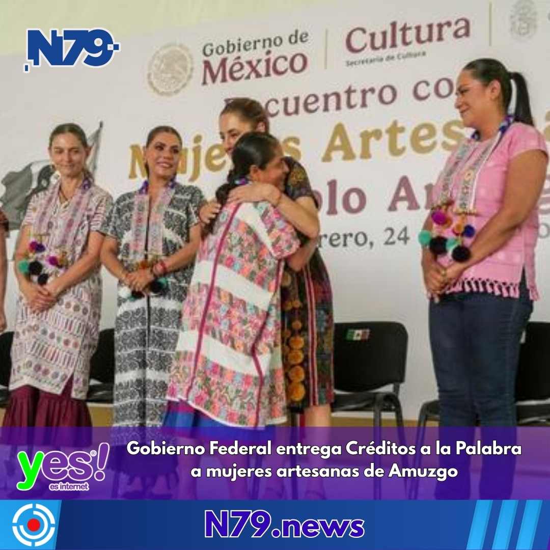 Gobierno Federal entrega Créditos a la Palabra a mujeres artesanas de Amuzgo