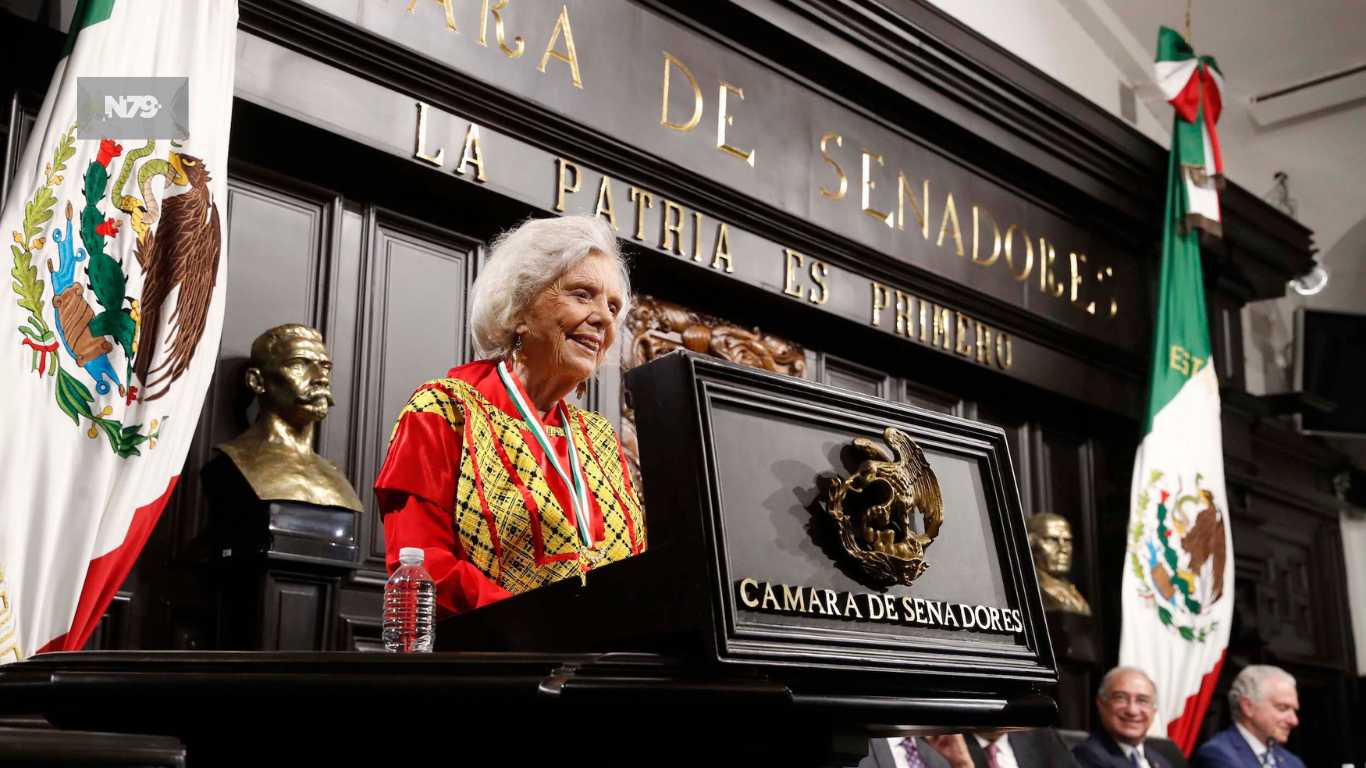 ¡Gracias! expresa Elena Poniatowska al recibir la Medalla Belisario Domínguez en el Senado