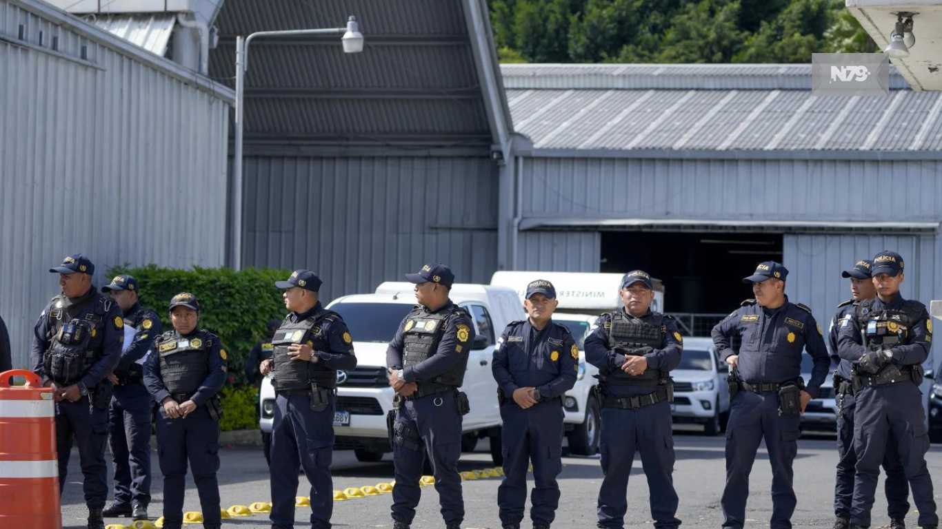 La Fiscalía de Guatemala allana sedes del Tribunal Supremo Electoral y abre cajas con votos