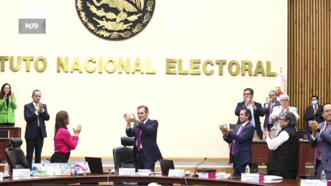 Lorenzo Córdova, Adriana Favela, Ciro Murayama y José Roberto Ruiz se despiden de la herradura de la democracia