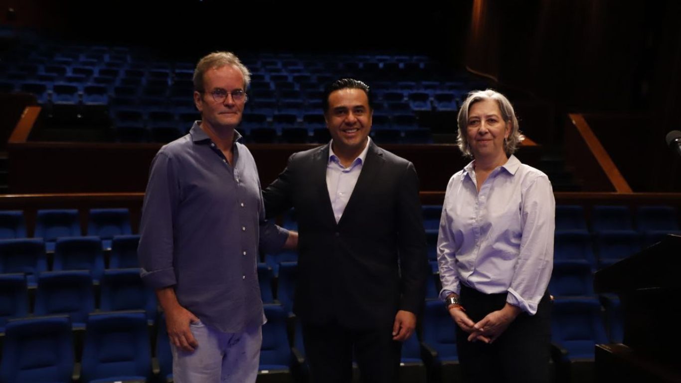 Luis Nava anuncia la renovación del Cineteatro Rosalío Solano