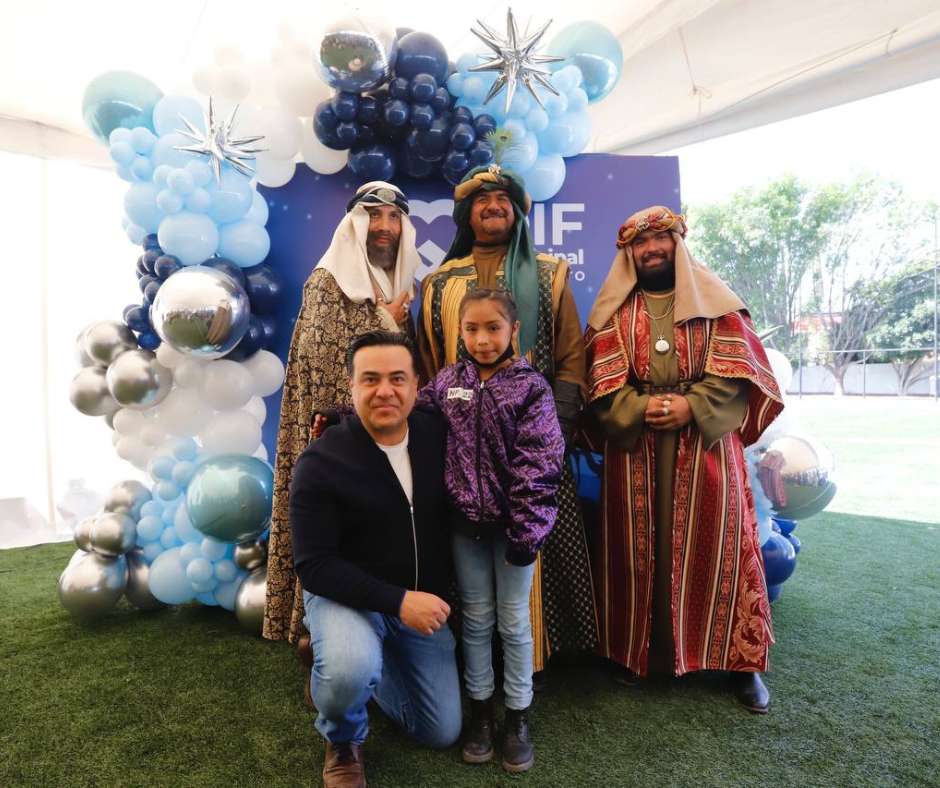 Luis Nava y Arahí Domínguez celebran el Día de Reyes con los Centros de Día