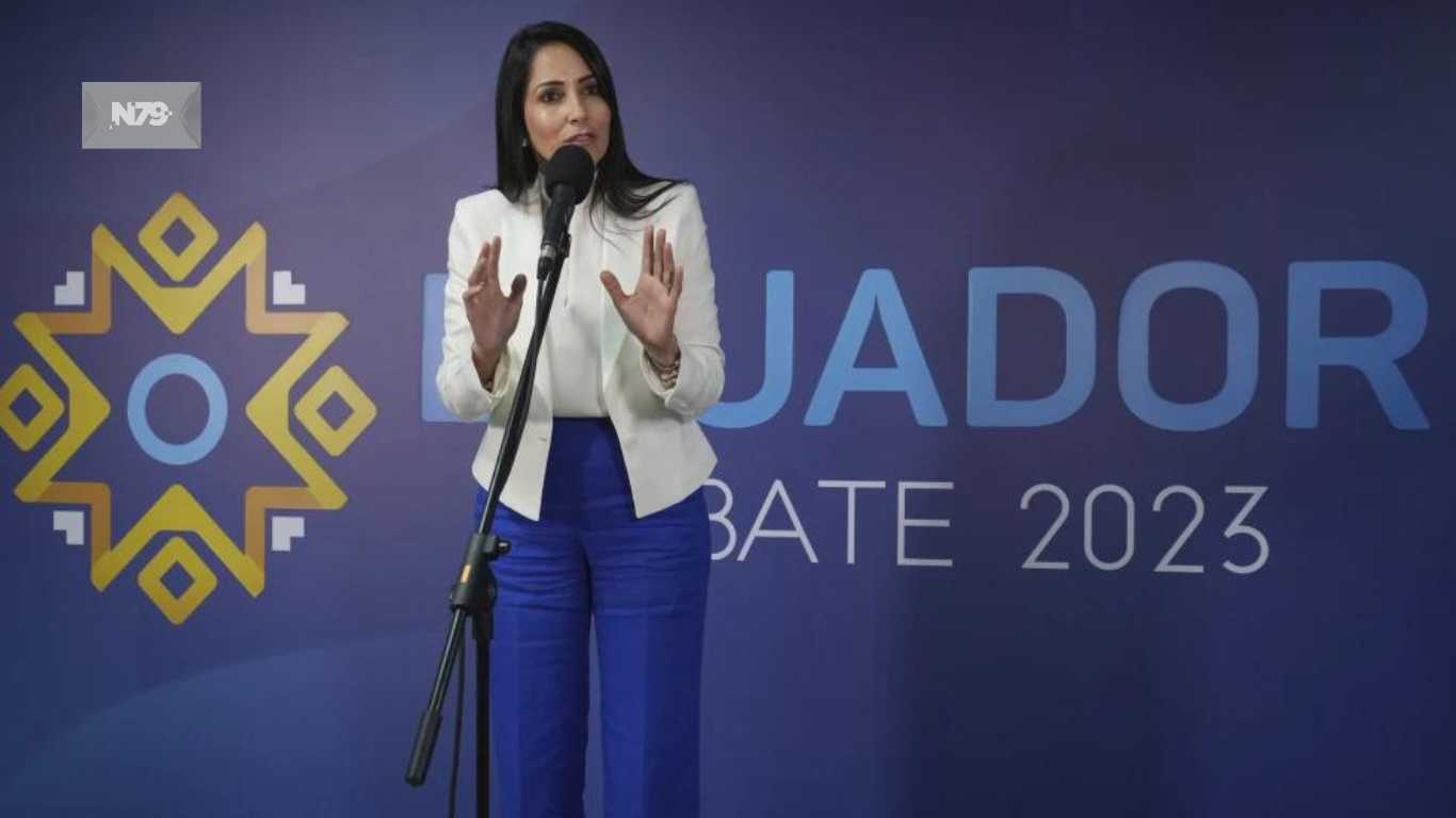Luisa González, la aspirante a presidenta de Ecuador que se cuelga del pasado con Rafael Correa
