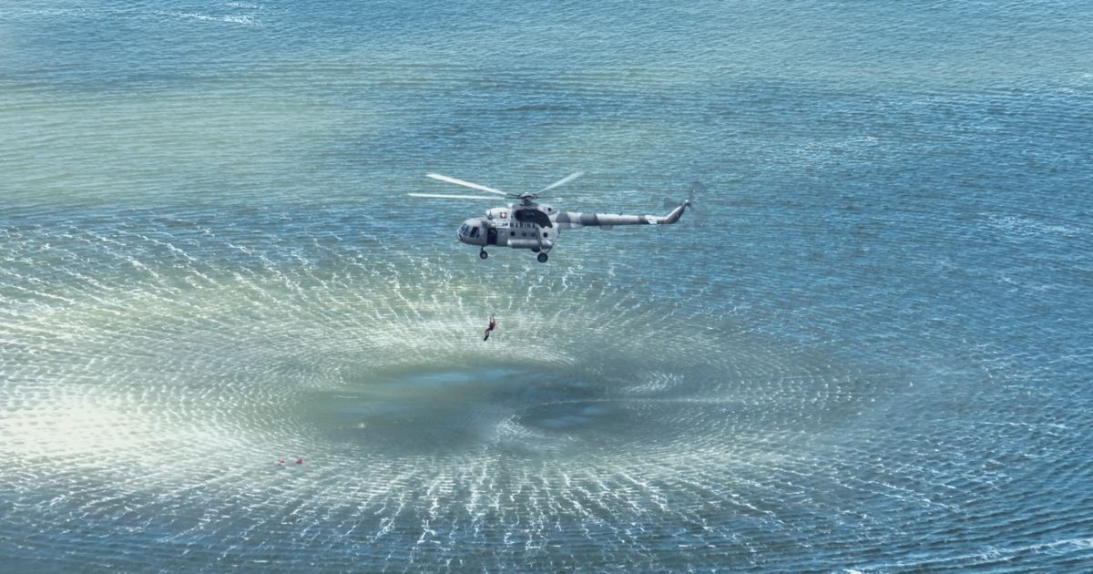 Marina entrena rescates desde helicóptero en Campeche