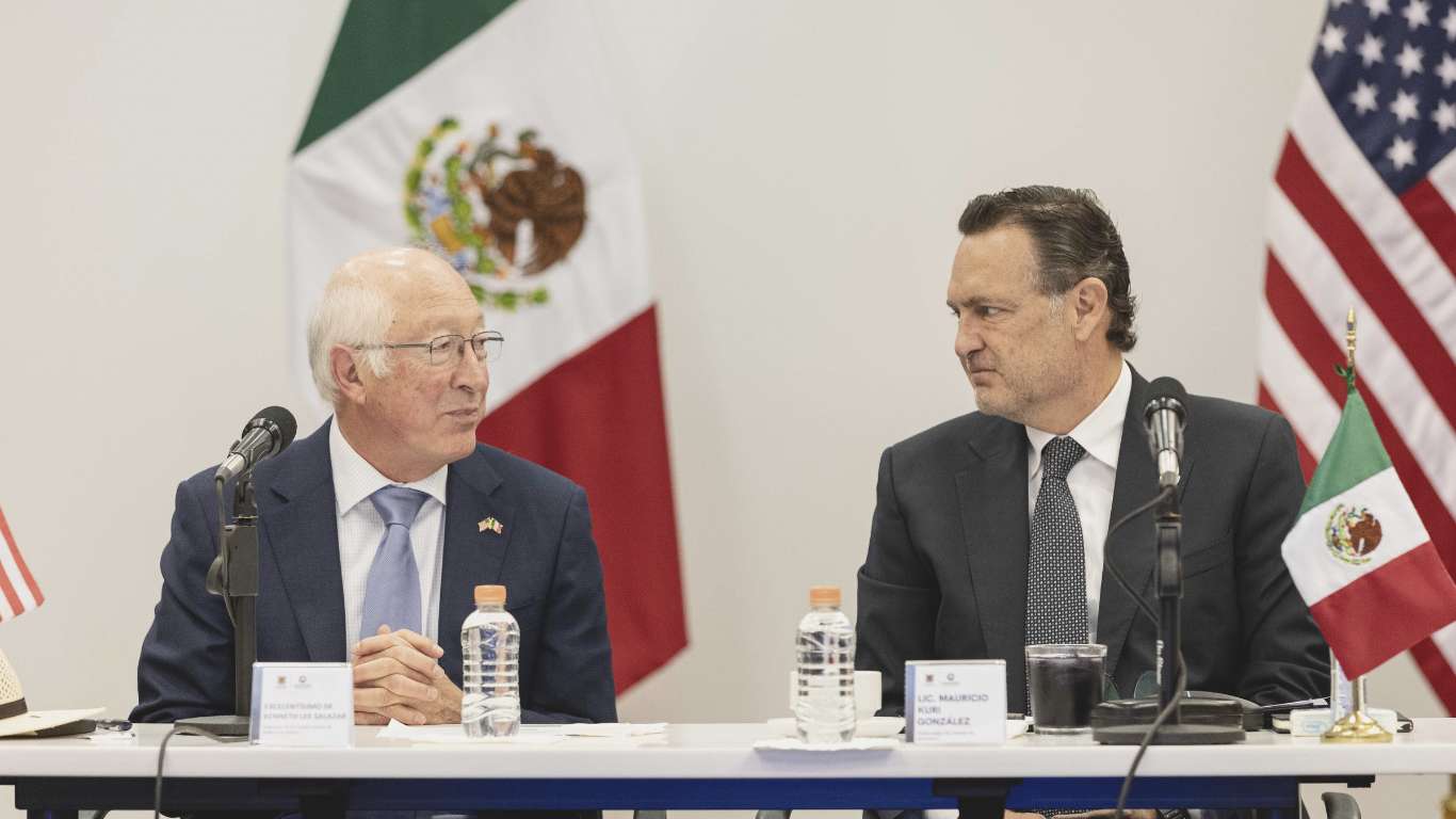 Mauricio Kuri y Ken Salazar refuerzan la colaboración entre Querétaro y Estados Unidos en la industria aeroespacial y de energía