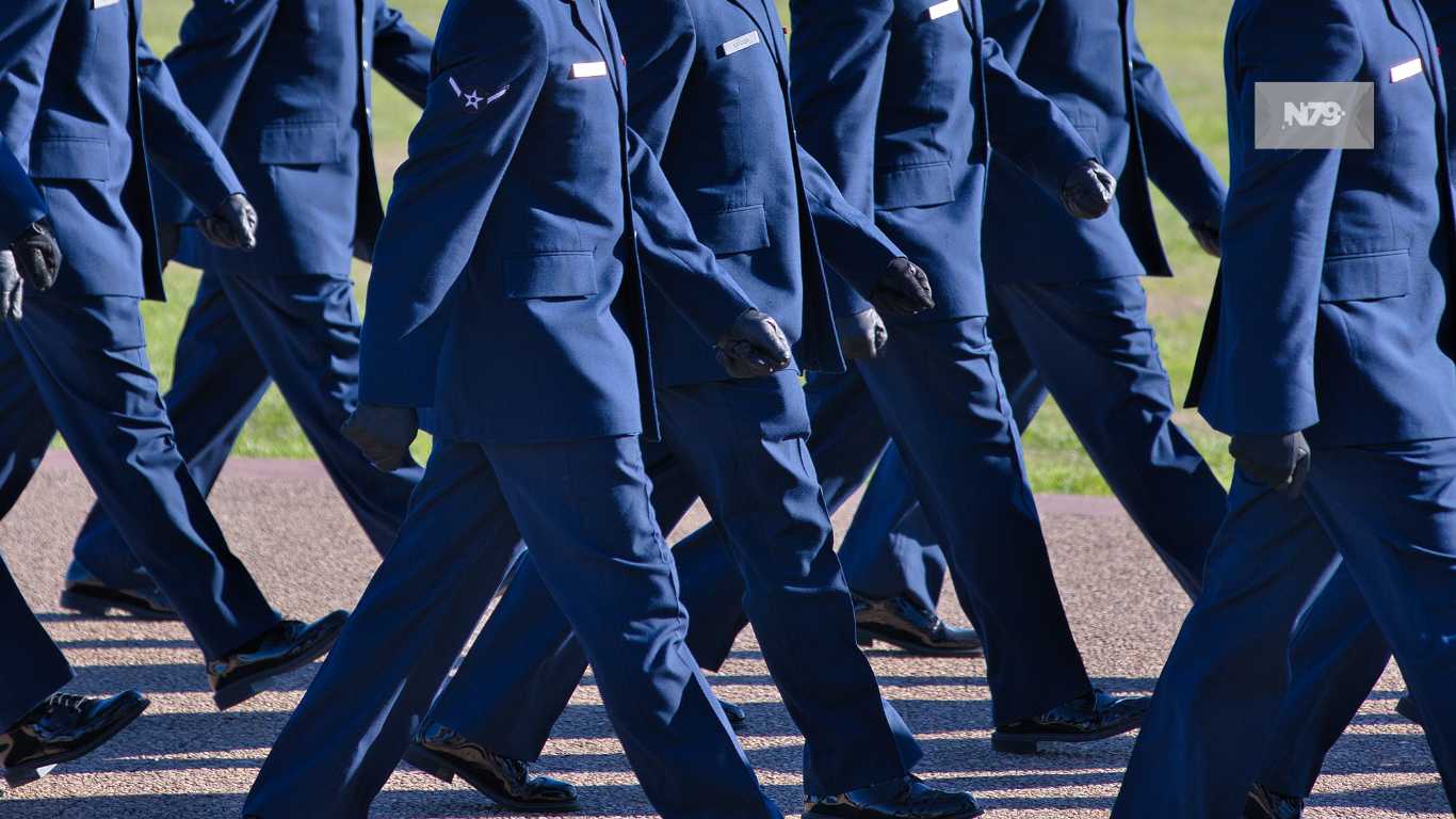 Miembro activo de la Fuerza Aérea de EU se prendió fuego frente a la embajada de Israel en Washington, D.C