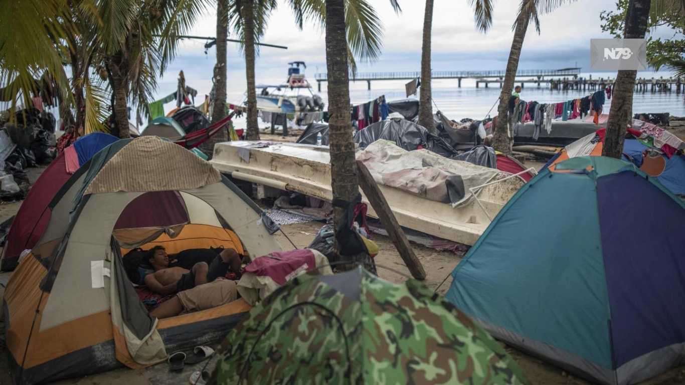 Migrantes varados en Colombia por falta de dólares para cruzar la selva del Darién