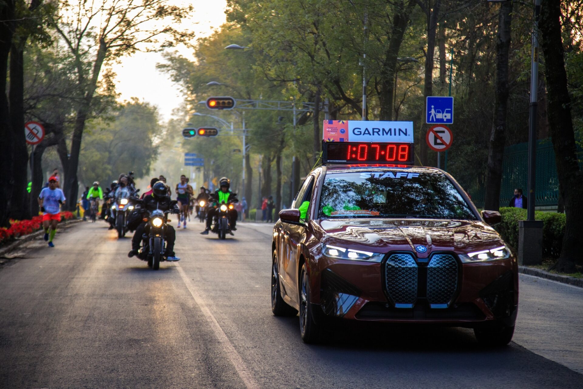 BMW Group electrificó el “Maratón de la Ciudad de México 2021