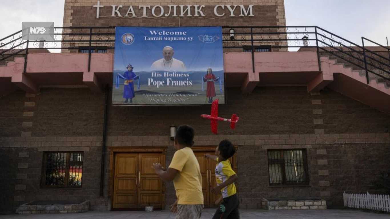 Papa viaja a Mongolia en medio de tensas relaciones del Vaticano con Rusia y China