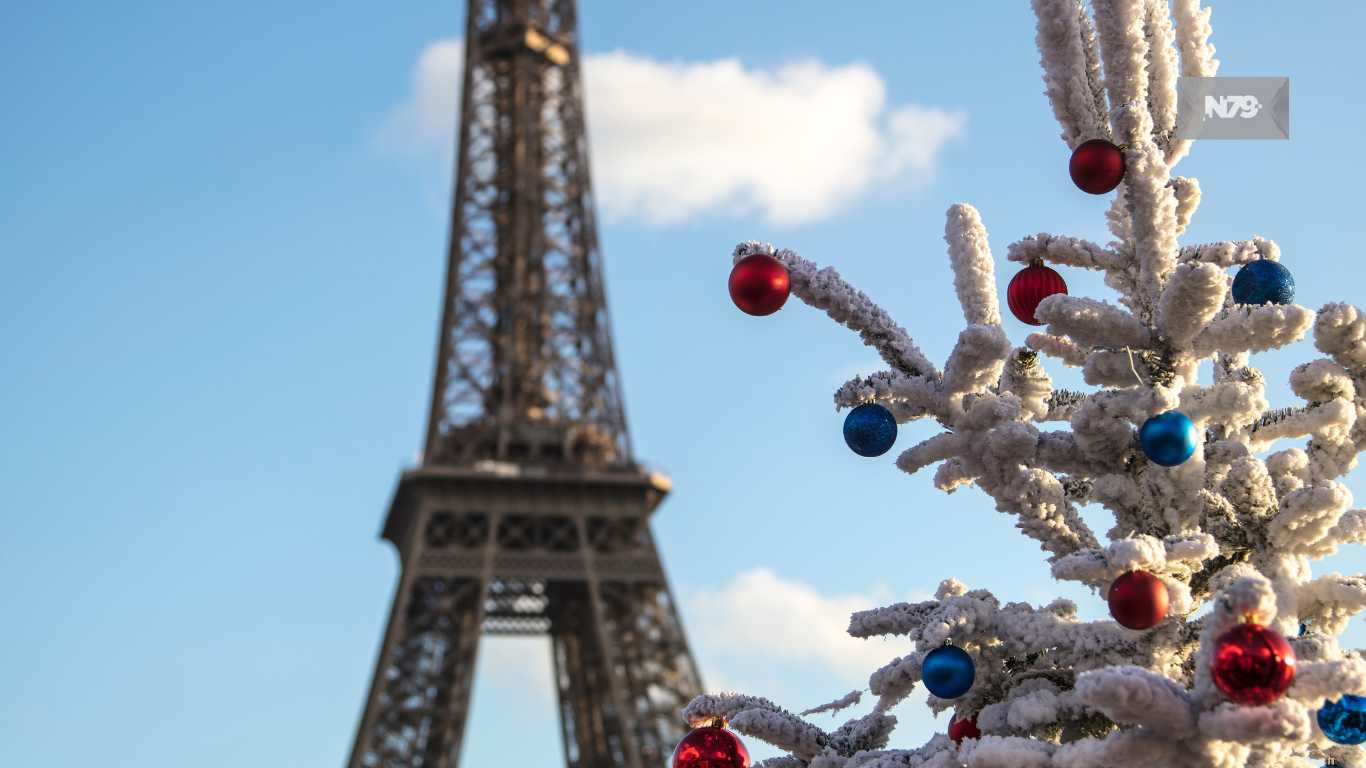 París atrae a visitantes navideños y a las familias migrantes rumbo a los Juegos Olímpicos