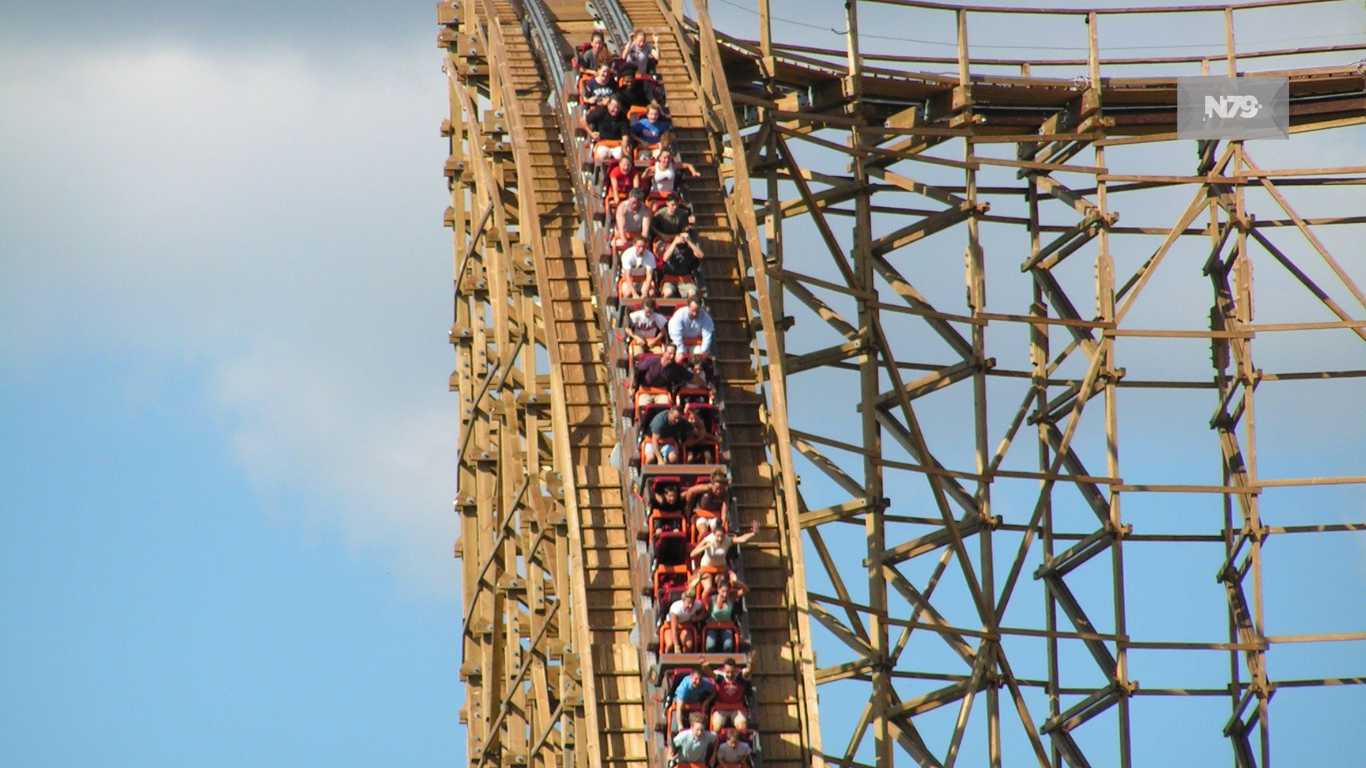 Parques Cedar Fair y Six Flags se fusionarán para crear enorme empresa de parques de diversiones