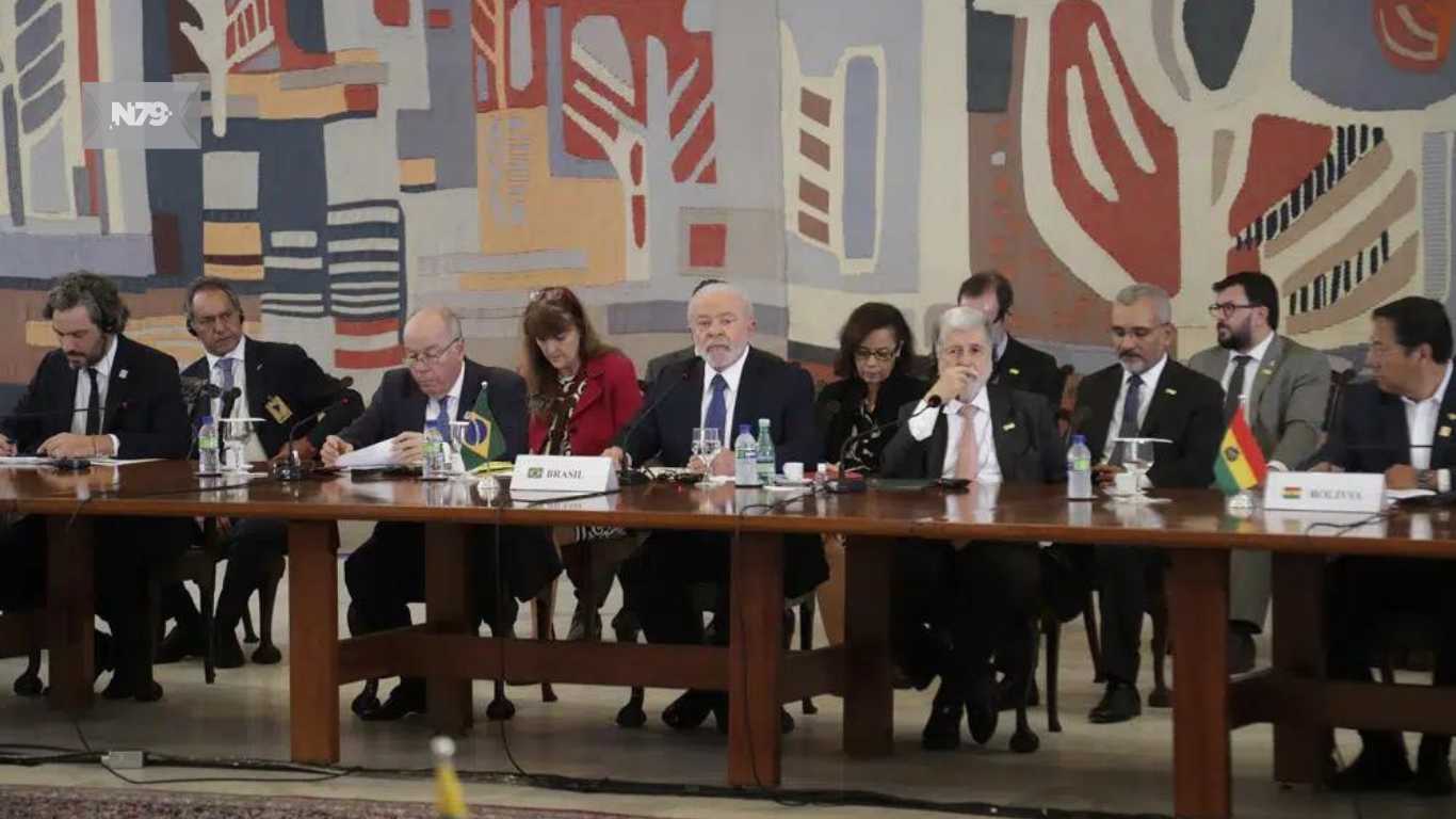 Presidentes sudamericanos acuerdan mayor integración en cumbre salpicada por roces en torno a Maduro