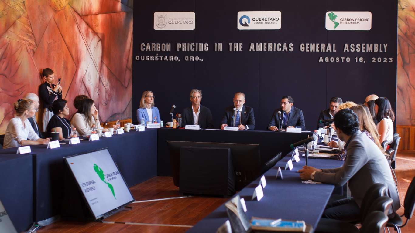 Querétaro comparte su modelo de precio al carbono con América