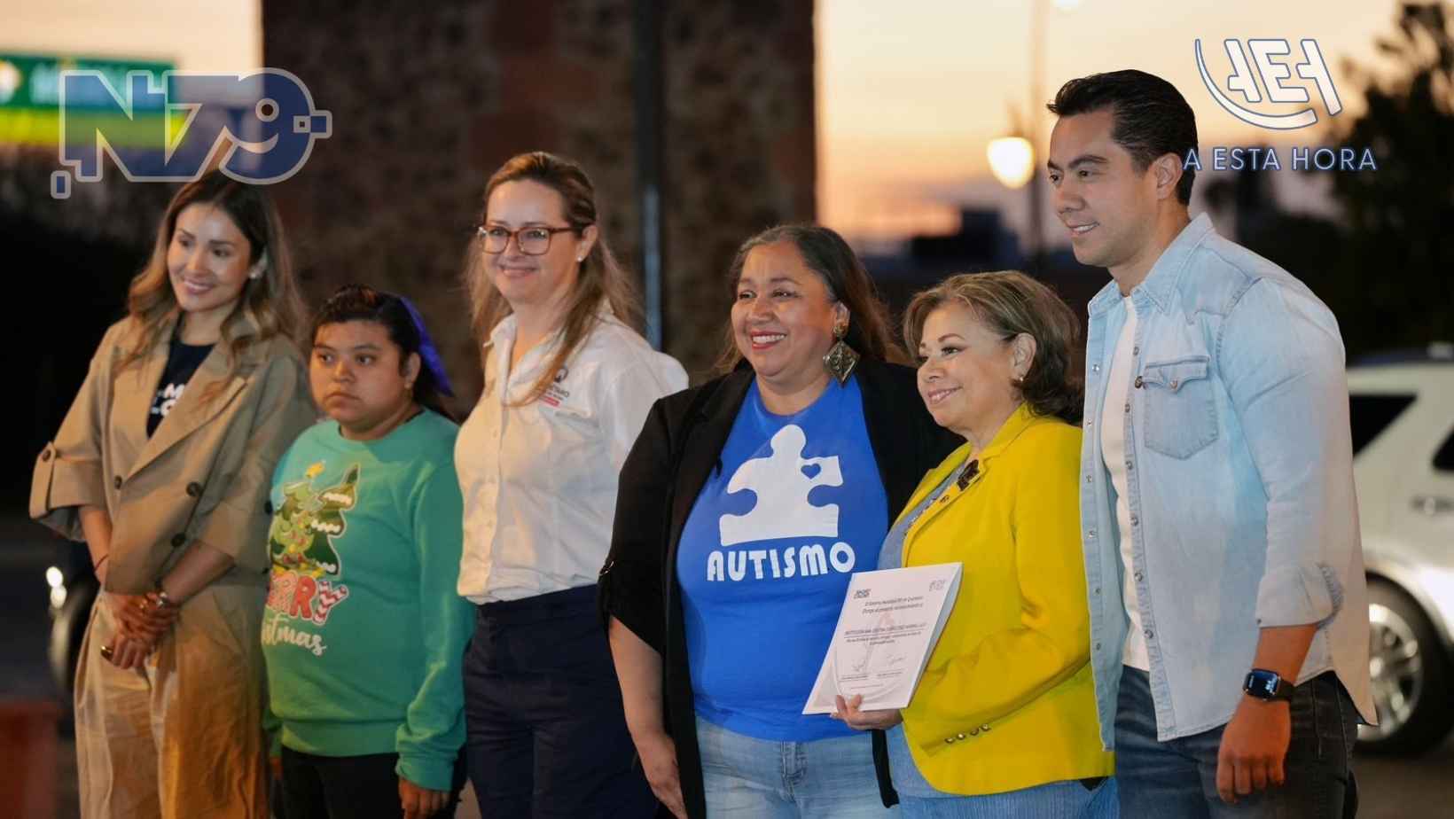 Querétaro ilumina los Arcos y anuncia centro de autismo