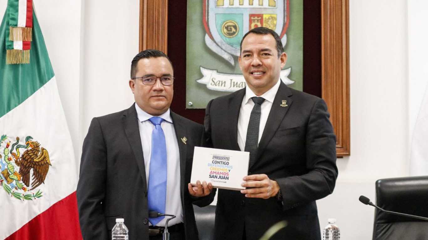 Roberto Cabrera Entrega Segundo Informe de Gobierno en San Juan del Río