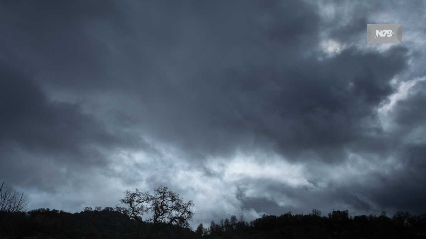 Tormentas invernales húmedas ha cobrado fuerza en California desde las primeras horas del lunes