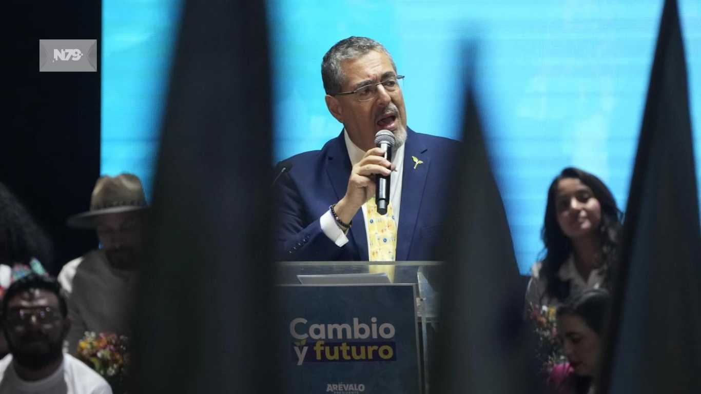 Guatemaltecos eligen presidente entre veterana política y sorpresivo contrincante