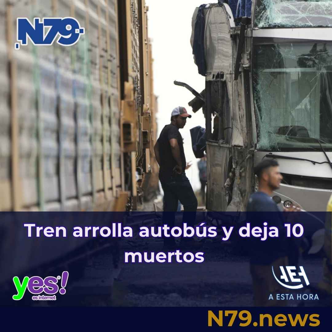 Tren arrolla autobús y deja 10 muertos