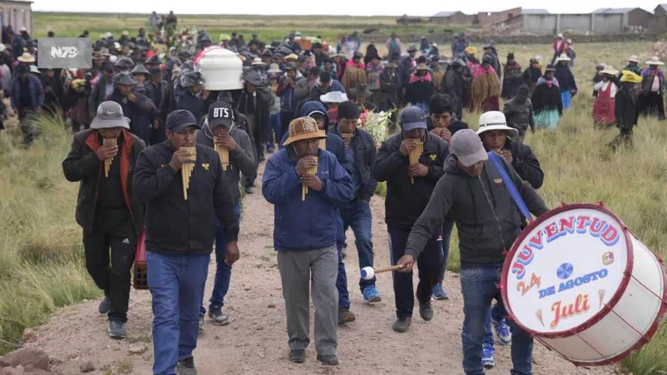 Vargas Llosa apoya presidenta de Perú en medio de protestas