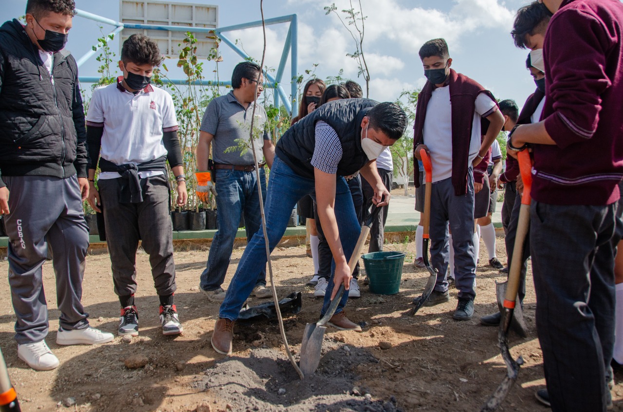 SEDESU de El Marqués lleva a cabo reforestación en COBAQ de La Griega