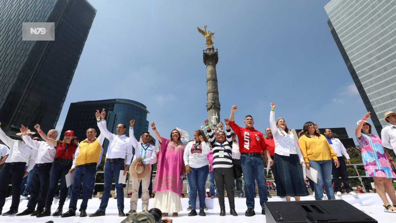 Xóchitl Gálvez recibe constancia para ser la representante del Frente Amplio por México en el 2024