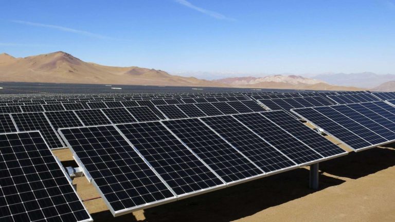 AMLO prometió la construcción del parque solar de Puerto Peñasco