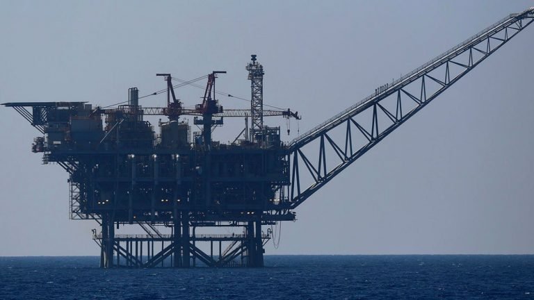 Casa Blanca pondrá a disposición 50 millones de barriles de petróleo para ayudar a enfriar los precios