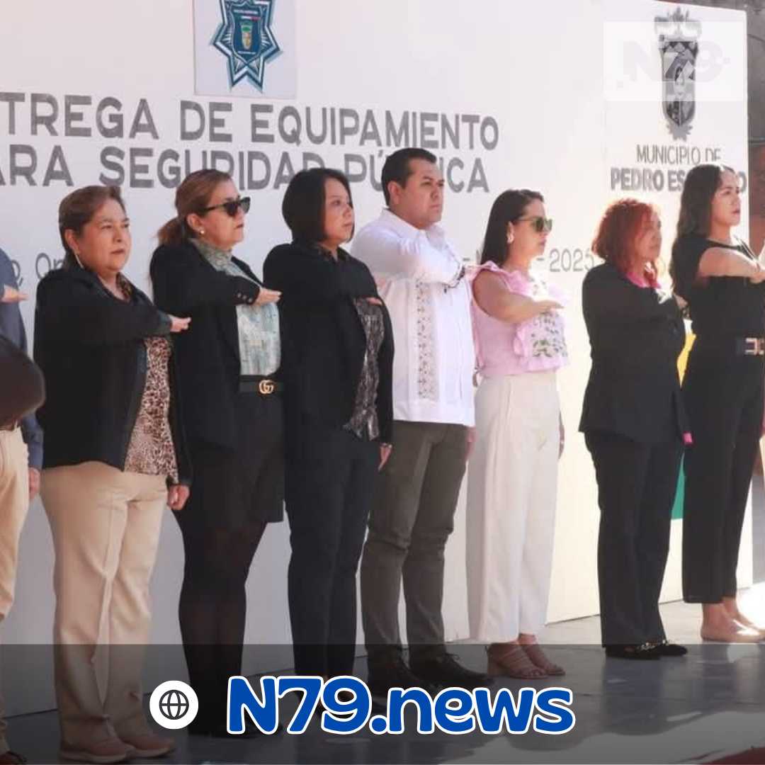 Sully Mauricio Sixtos acompaña a la entrega de equipamiento para fortalecer la seguridad de Pedro Escobedo